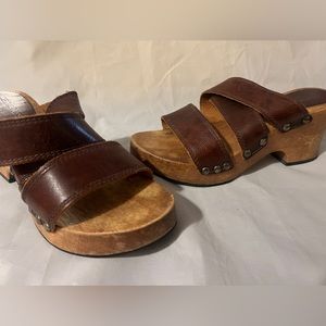 Size 8 wooden clog sandal